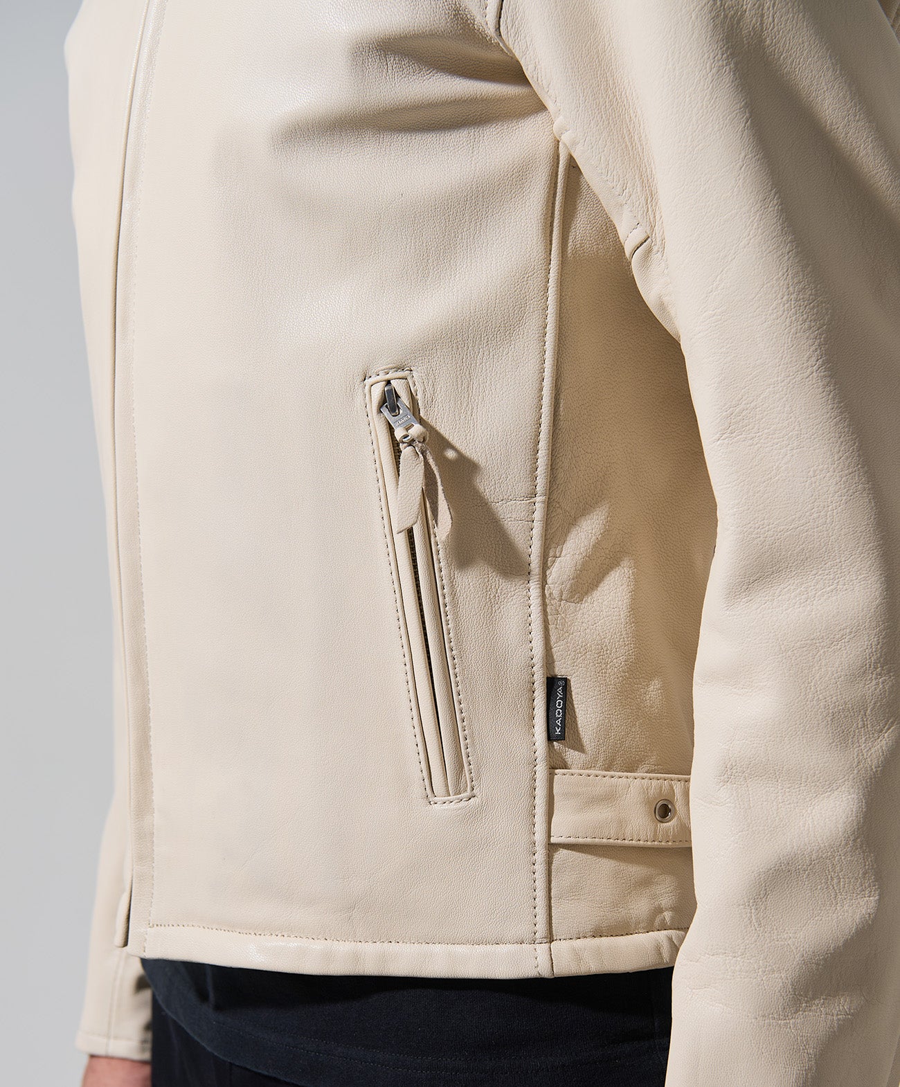 H178 B84 W72 サイズL 着用