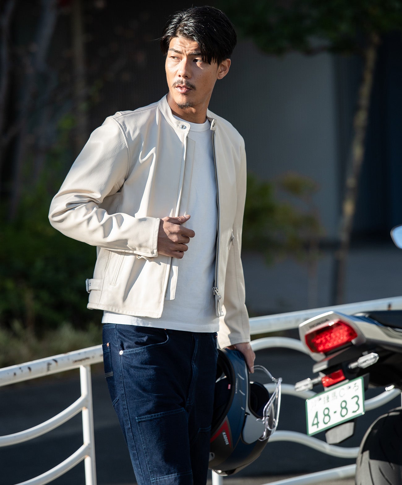 H185 B93 W72 サイズL 着用