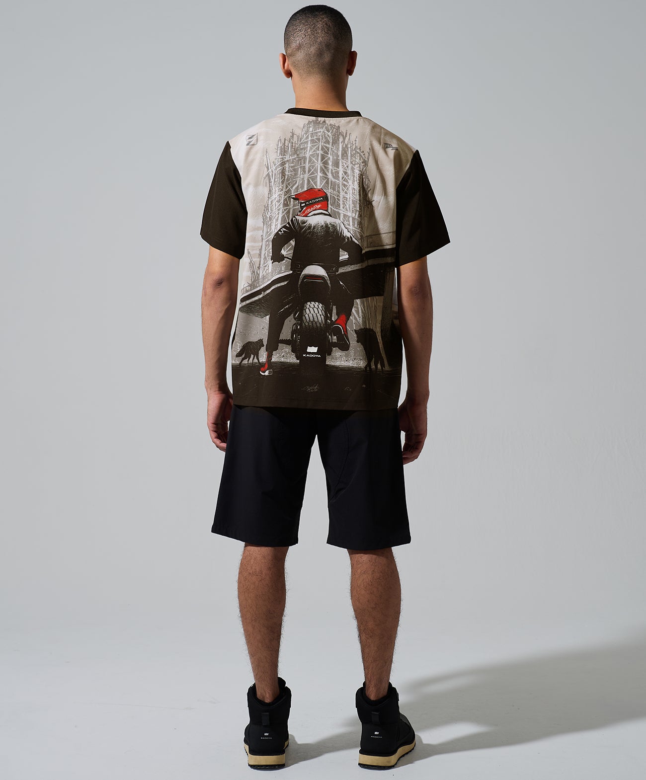 H178 B84 W72 サイズL 着用