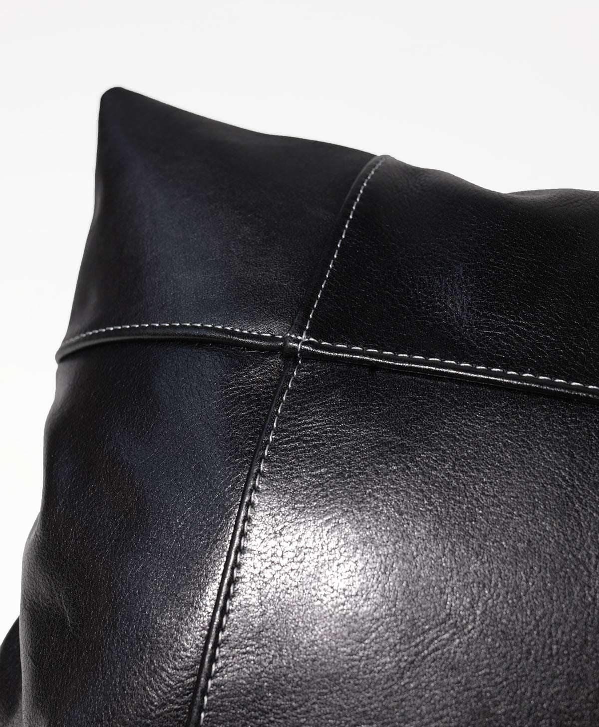 KM/LEATHER CUSHION / BLACK