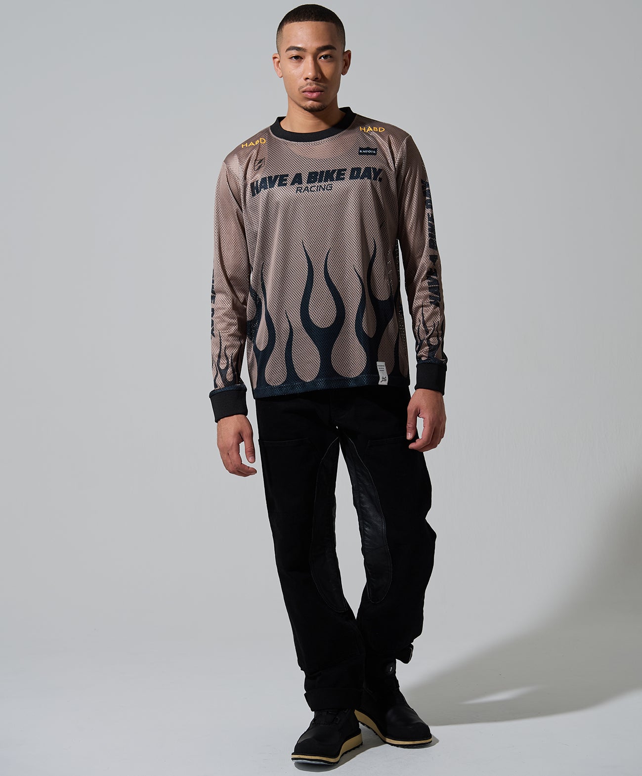 H178 B84 W72 サイズL 着用