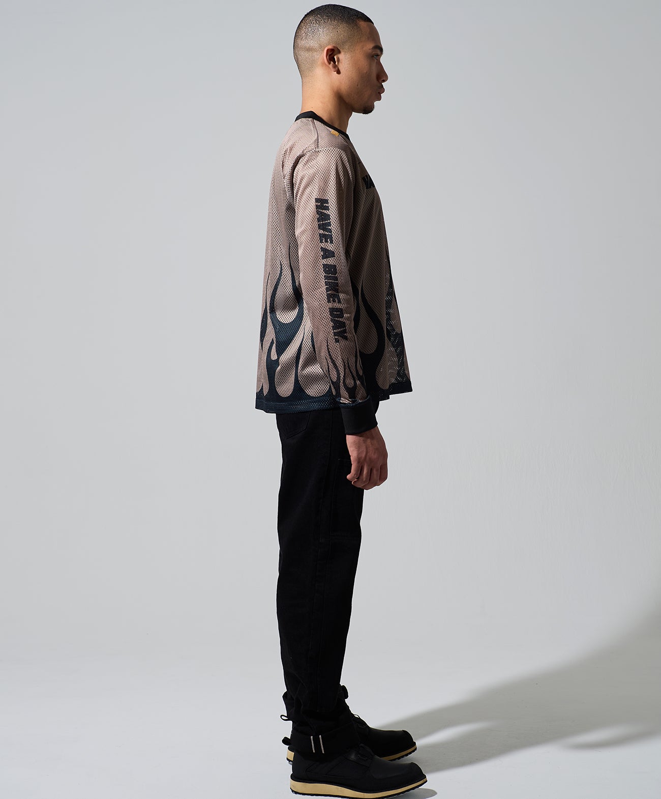 H178 B84 W72 サイズL 着用