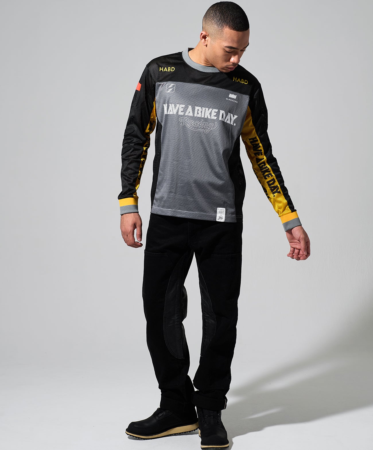 H178 B84 W72 サイズL 着用