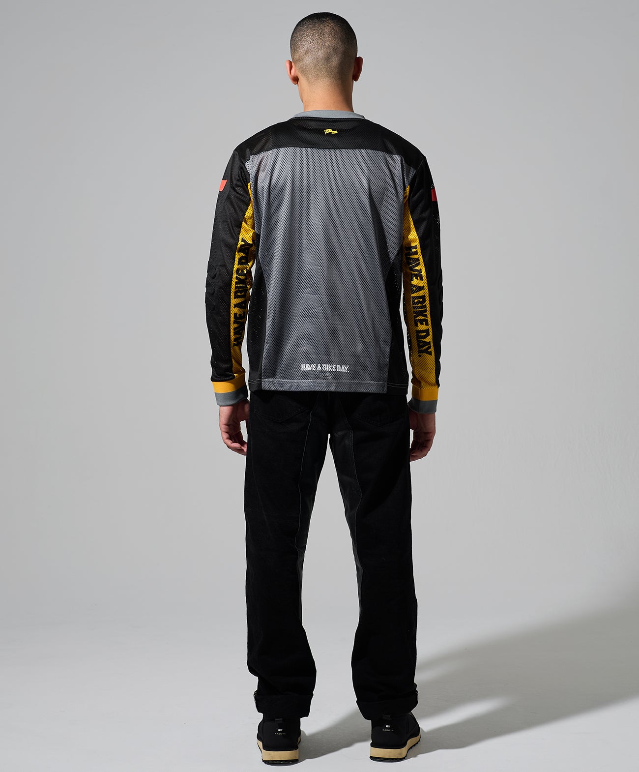 H178 B84 W72 サイズL 着用