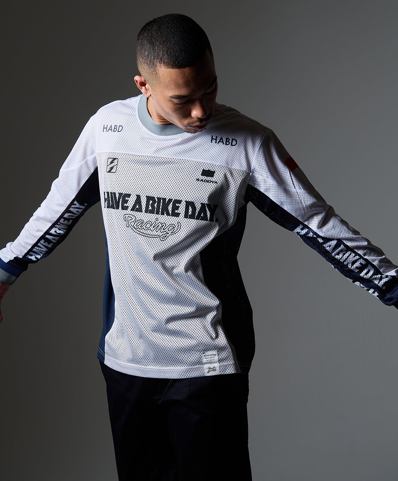 H178 B84 W72 サイズL 着用