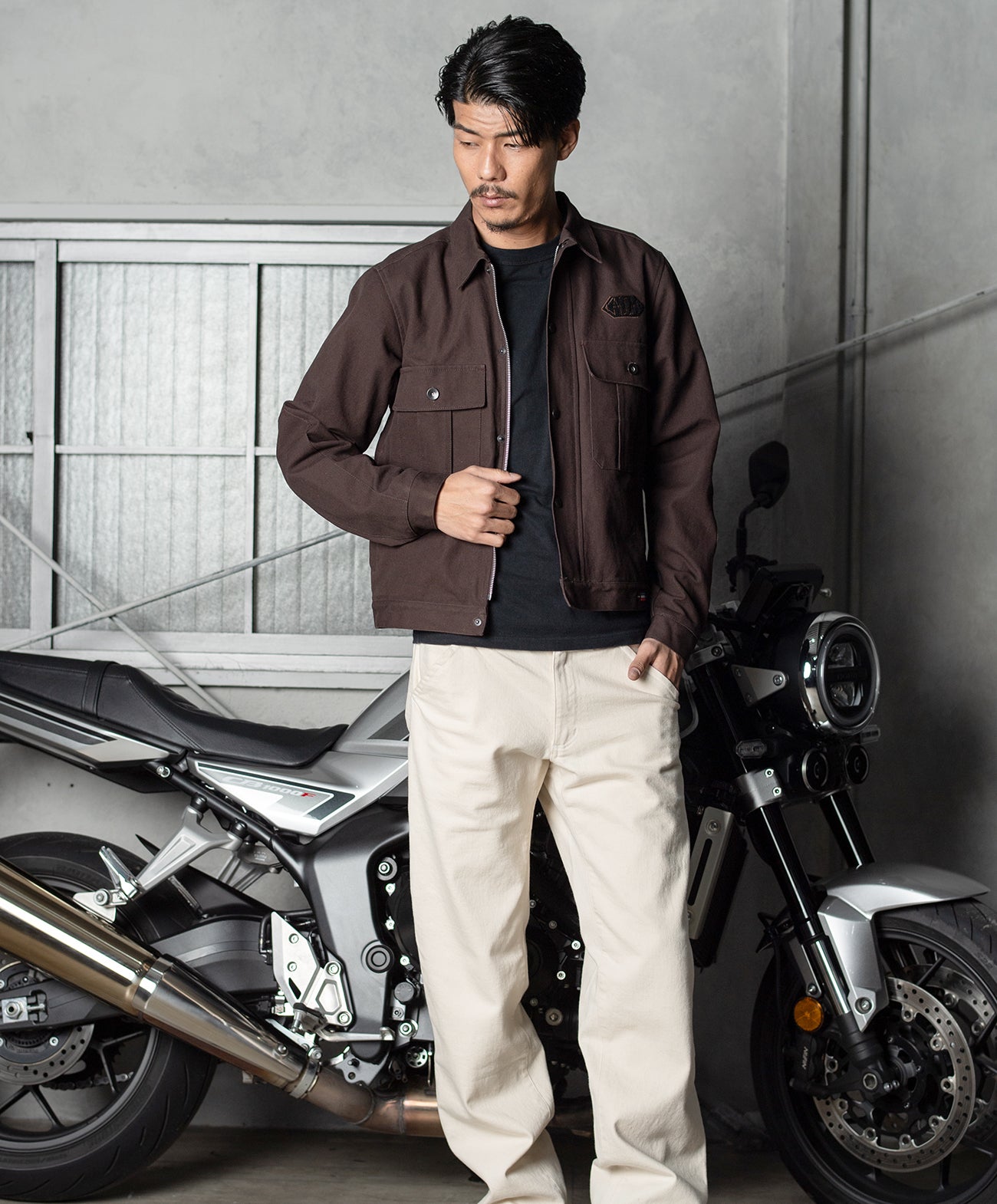 H185 B93 W72 サイズL 着用