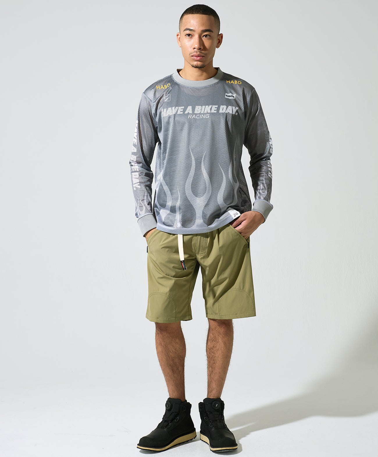 H178 B84 W72 サイズL 着用