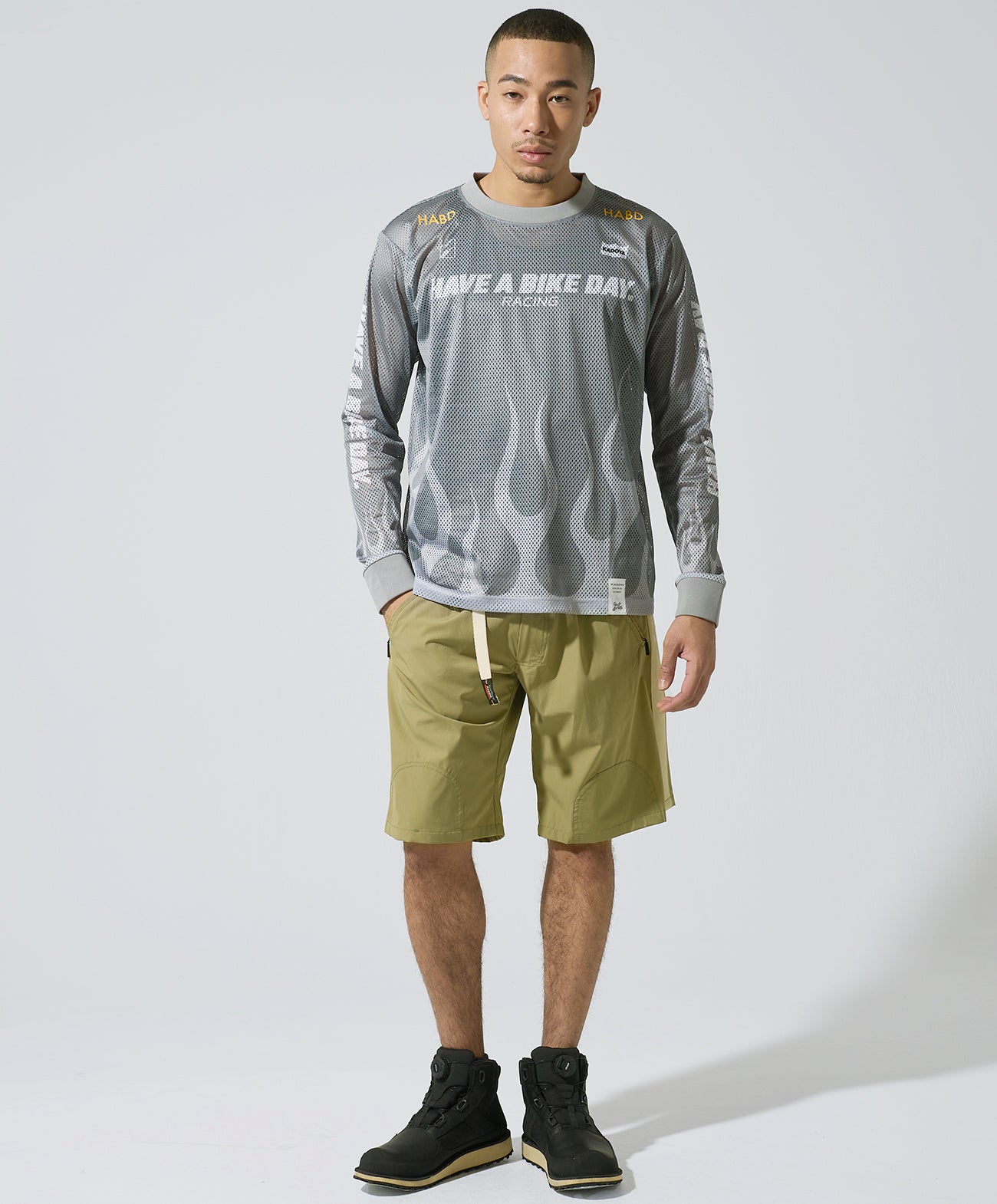 H178 B84 W72 サイズL 着用