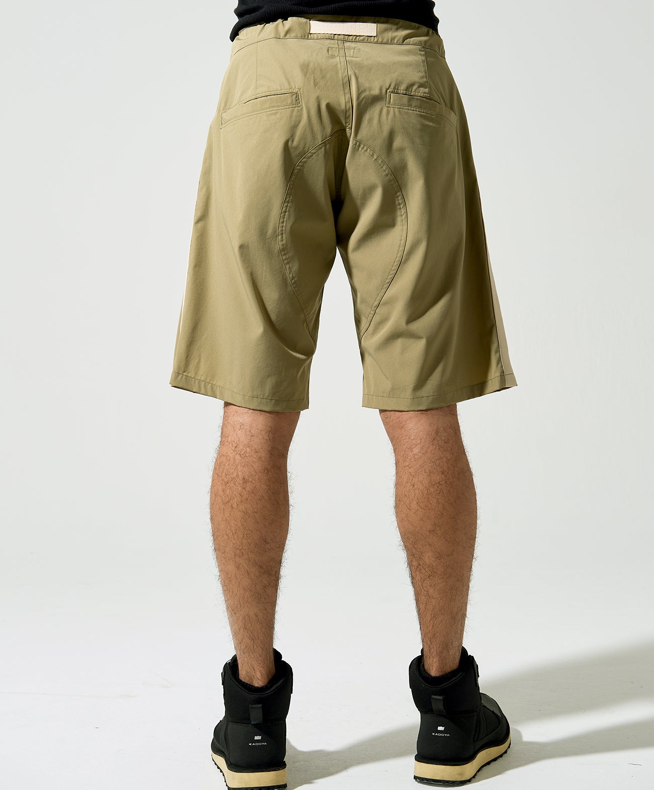 H178 B84 W72 サイズL 着用