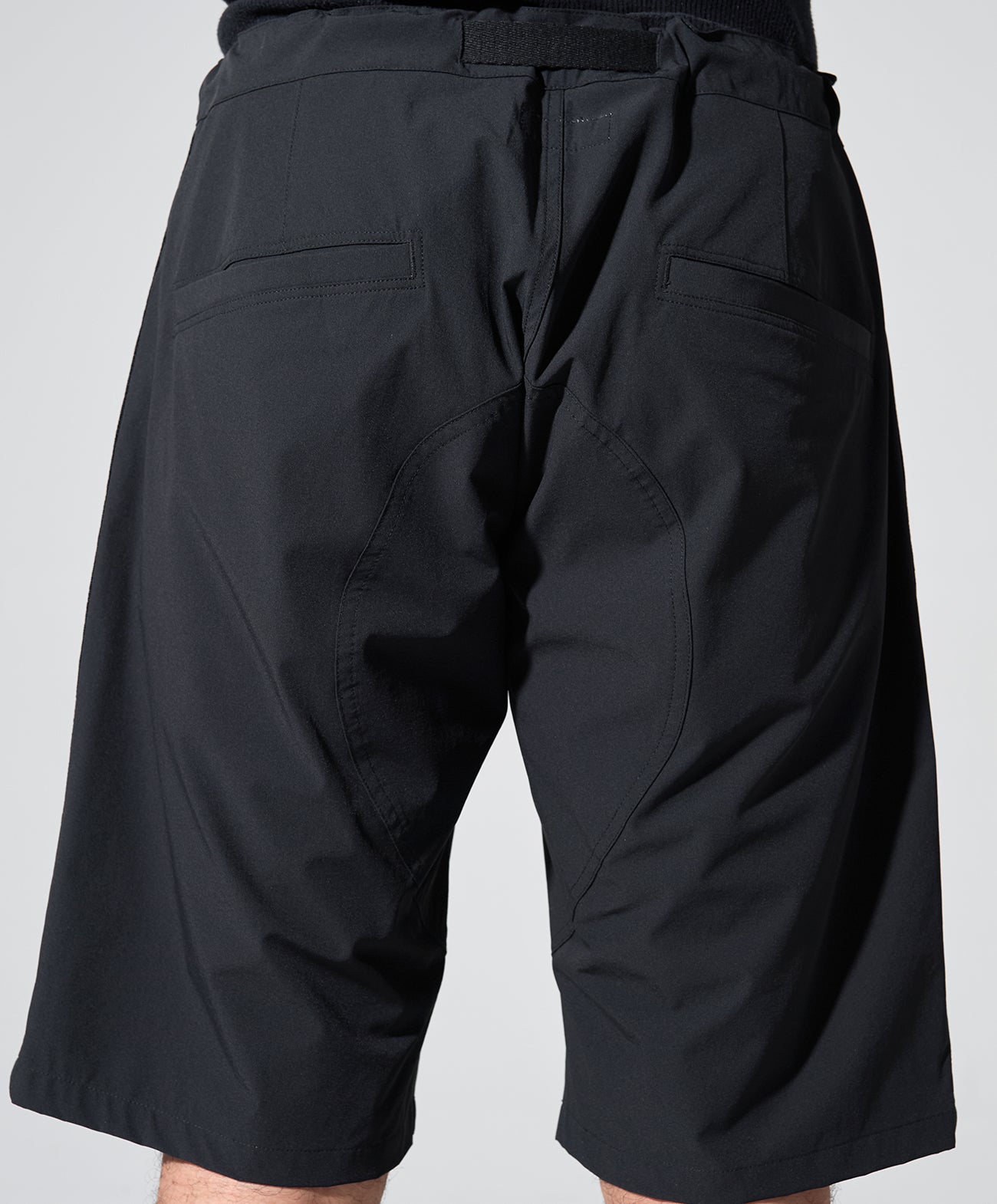 H178 B84 W72 サイズL 着用