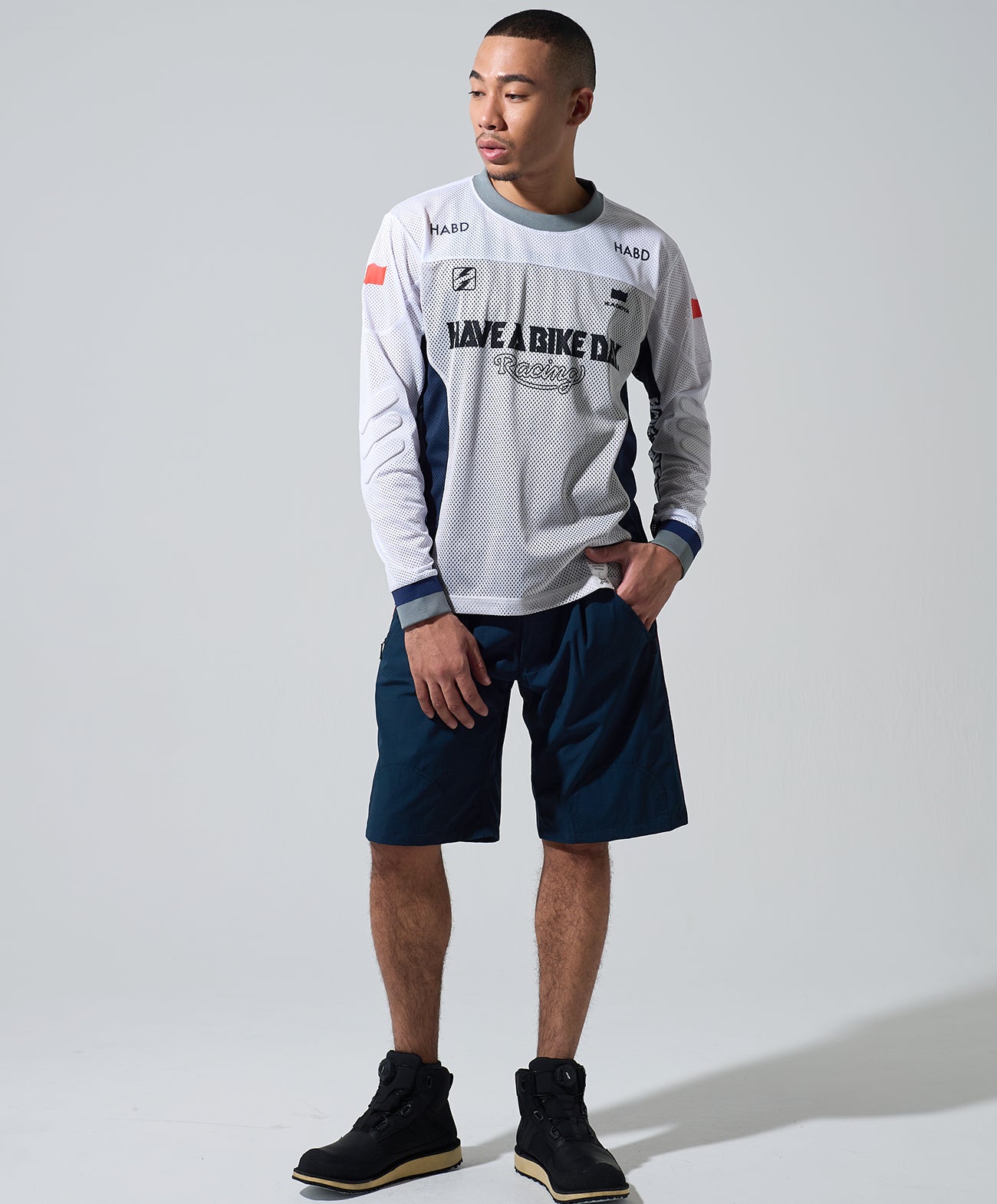 H178 B84 W72 サイズL 着用