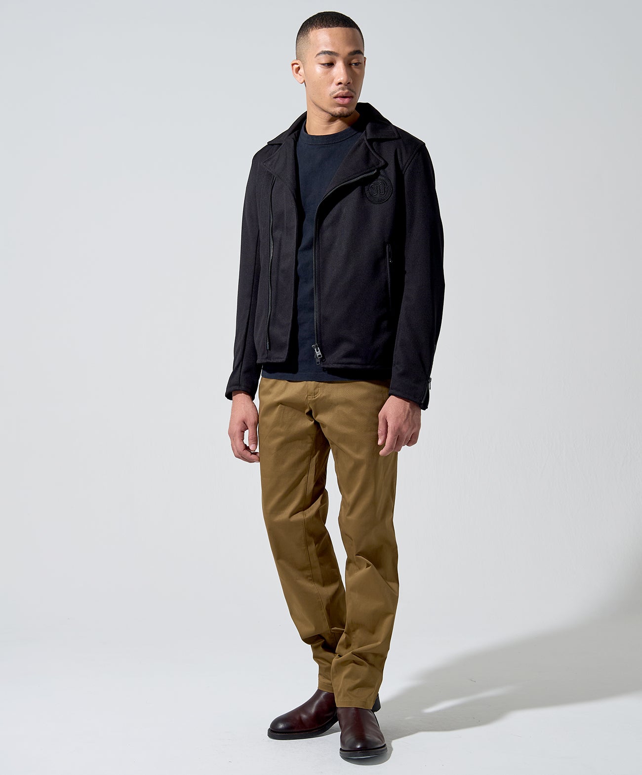 H178 B84 W72 サイズL 着用