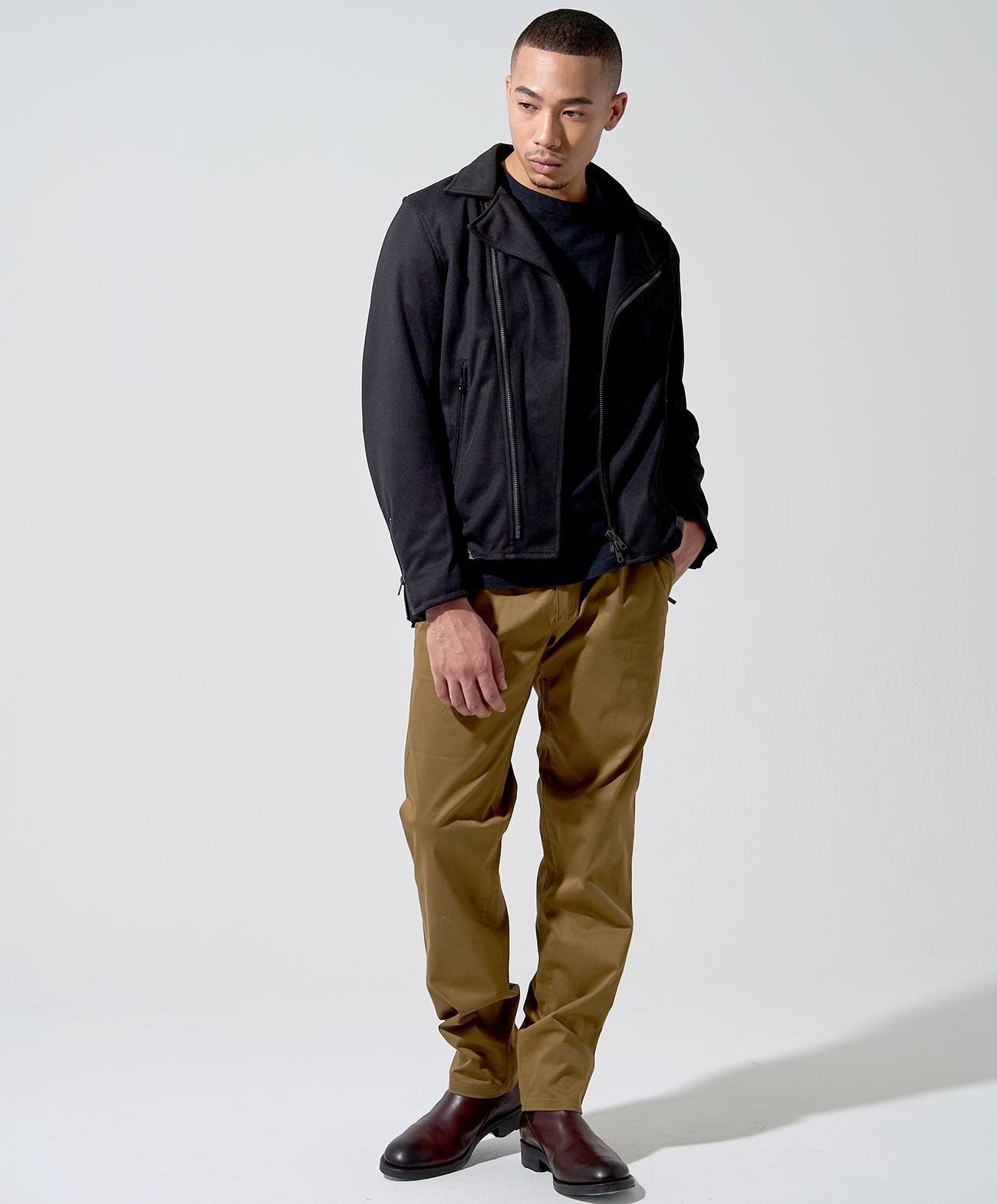 H178 B84 W72 サイズL 着用