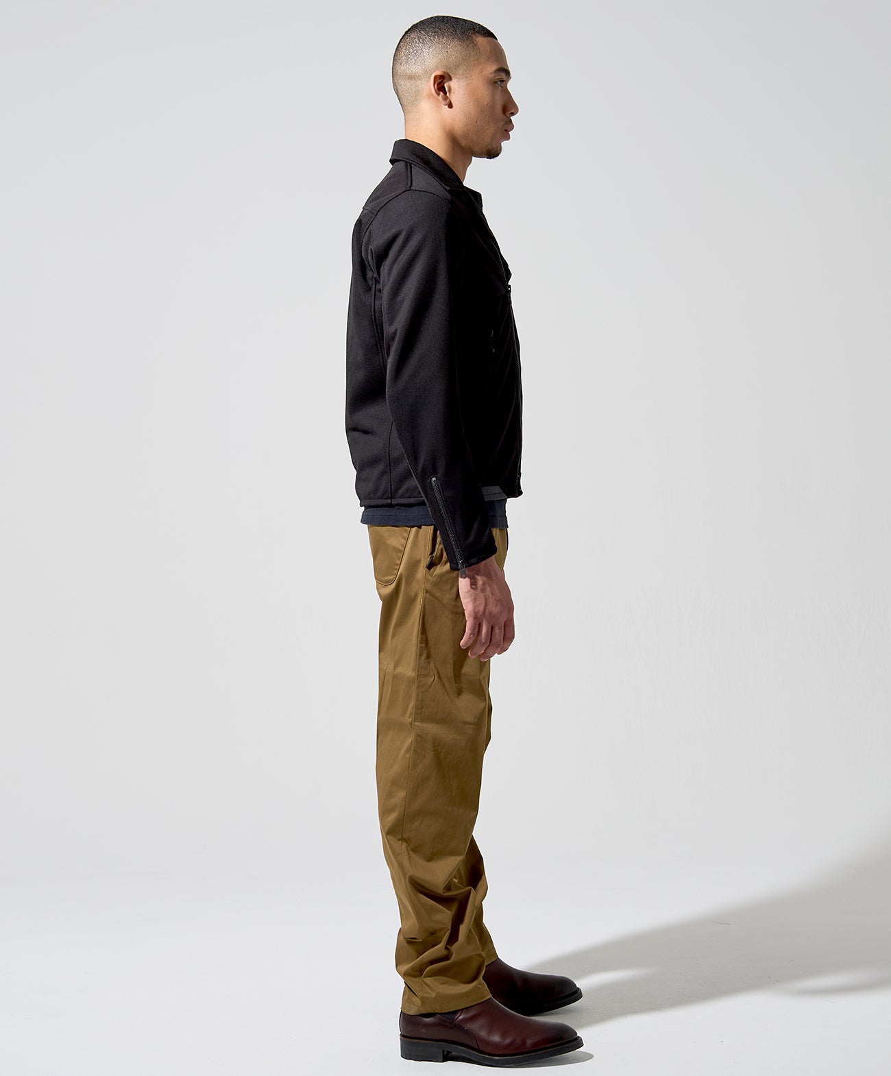 H178 B84 W72 サイズL 着用