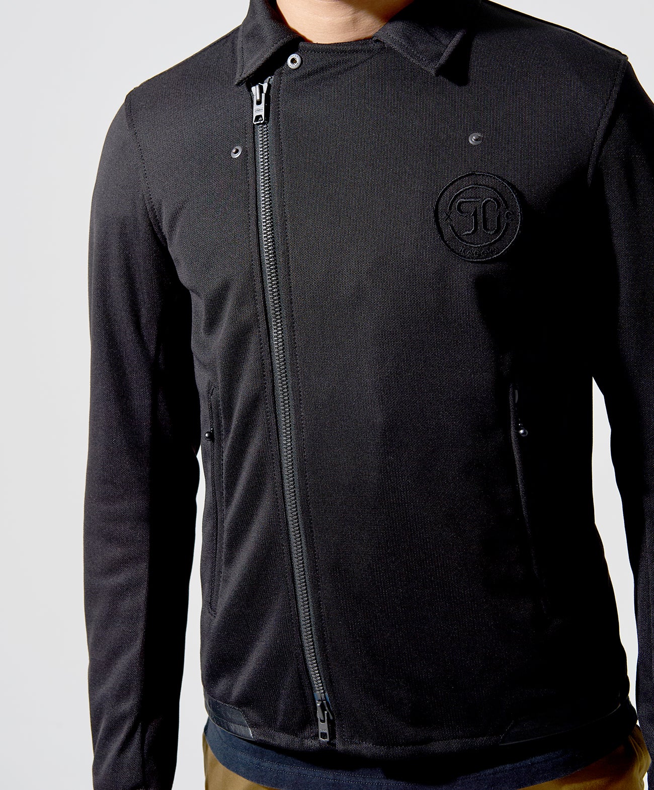 H178 B84 W72 サイズL 着用