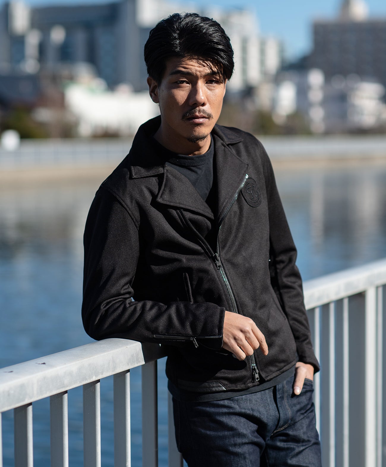 H185 B93 W72 サイズL 着用