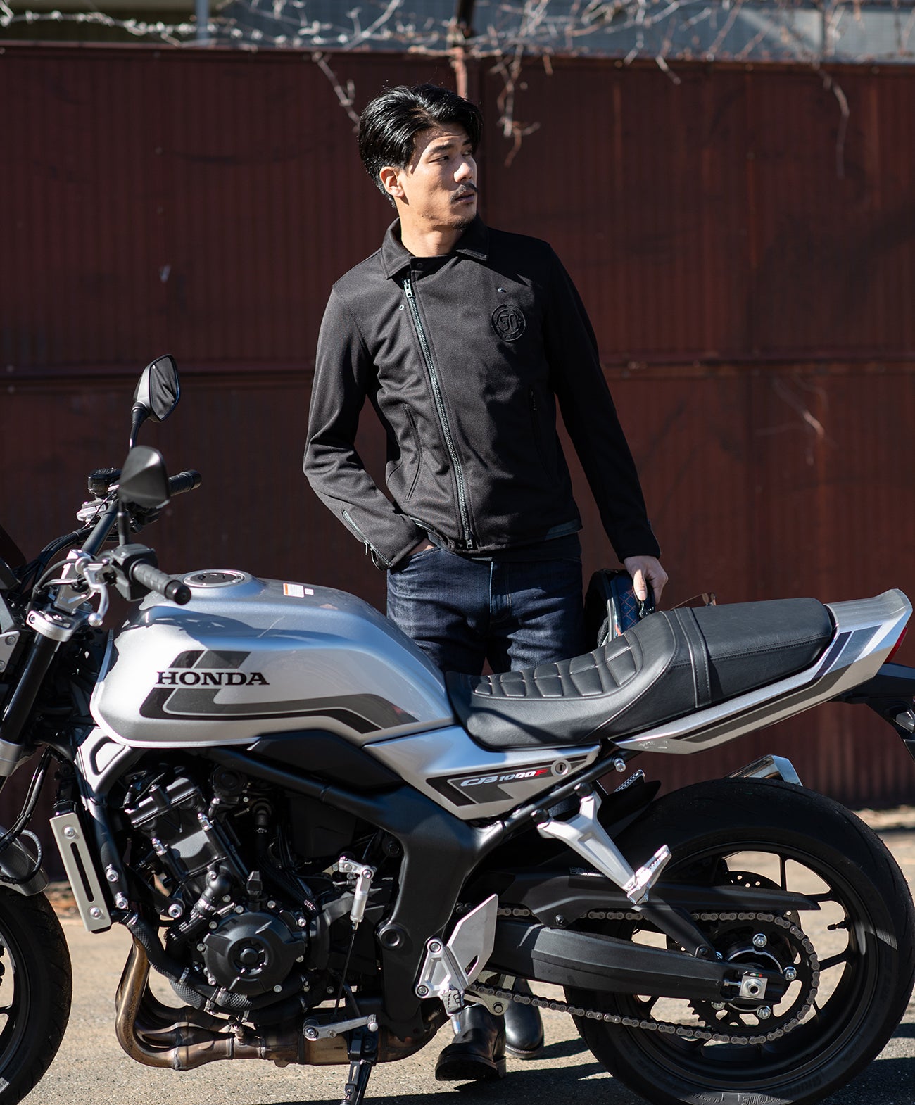 H185 B93 W72 サイズL 着用