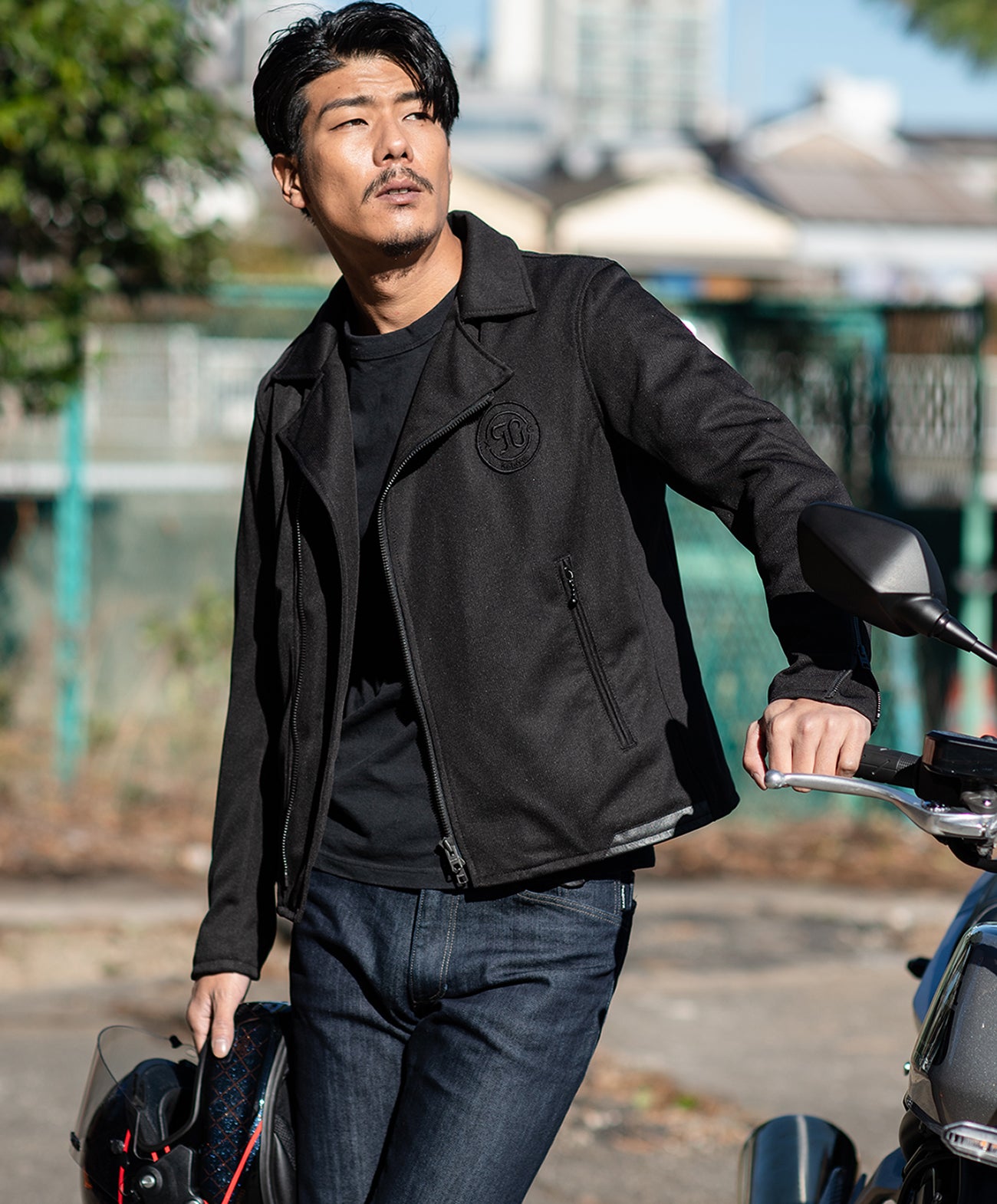 H185 B93 W72 サイズL 着用