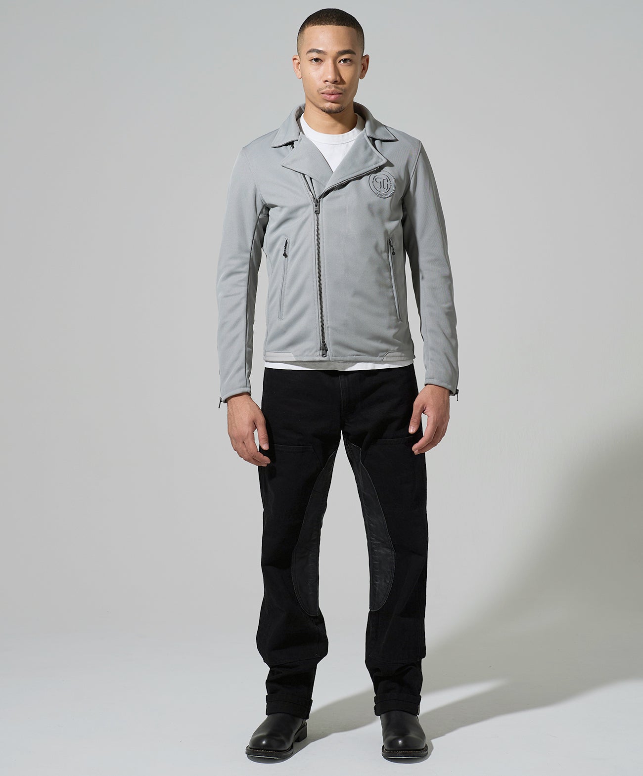 H178 B84 W72 サイズL 着用