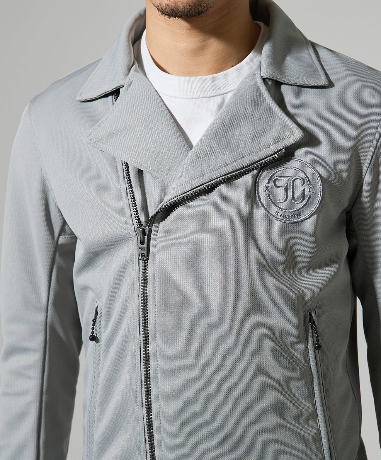 H178 B84 W72 サイズL 着用