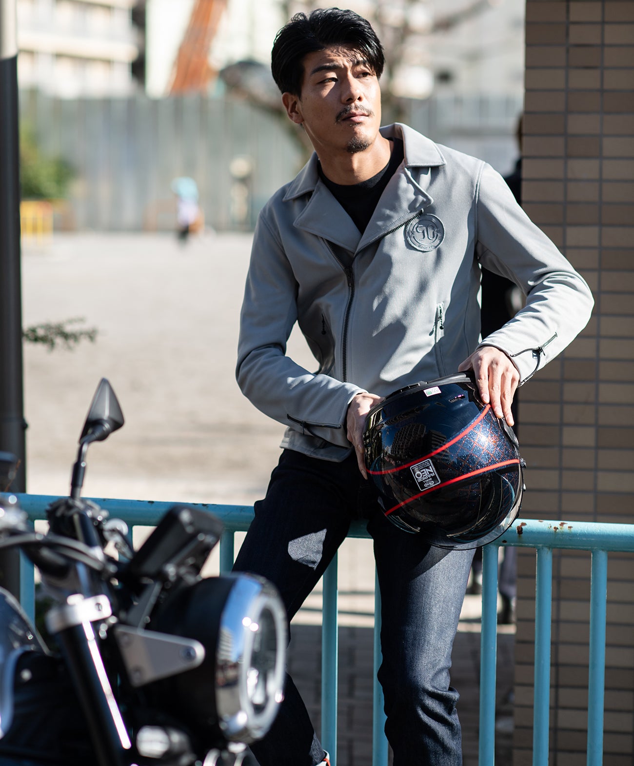 H185 B93 W72 サイズL 着用