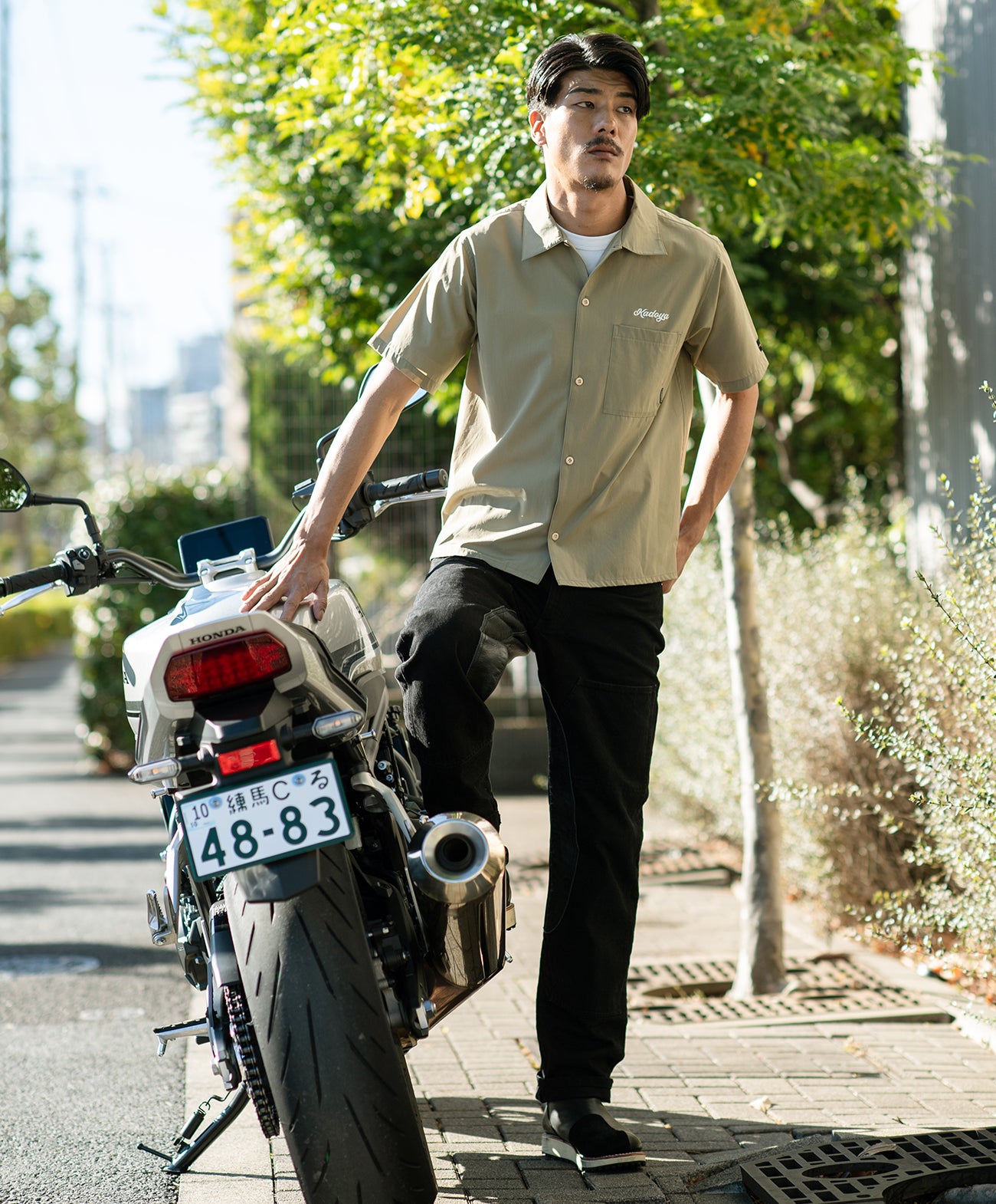 H185 B93 W72 サイズL 着用