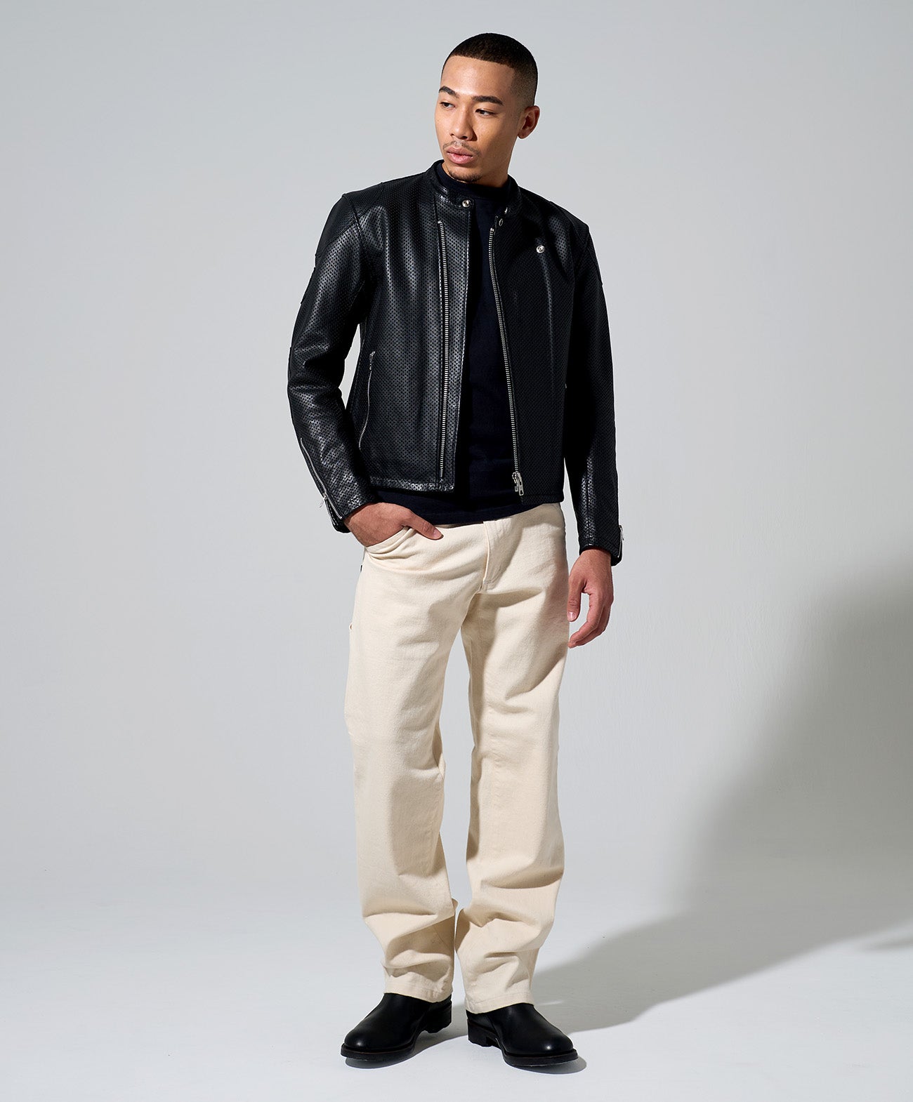 H178 B84 W72 サイズL 着用