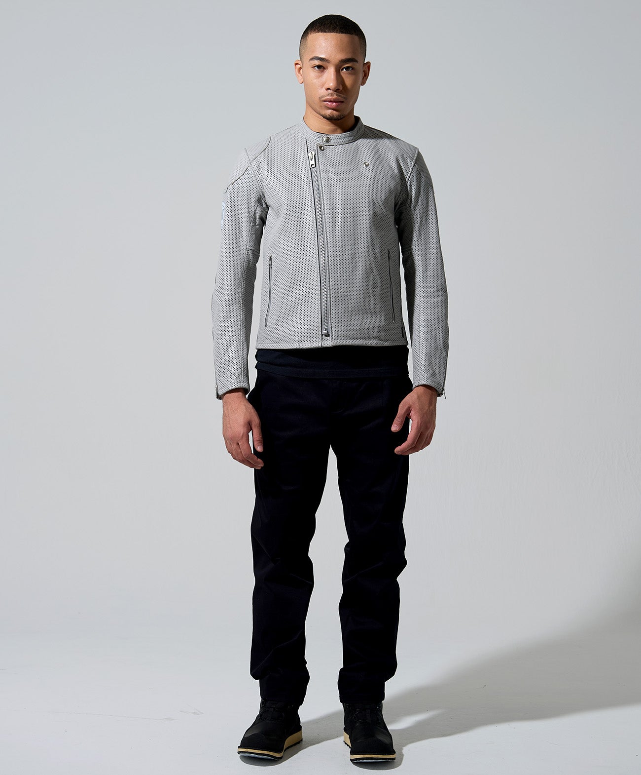 H178 B84 W72 サイズL 着用