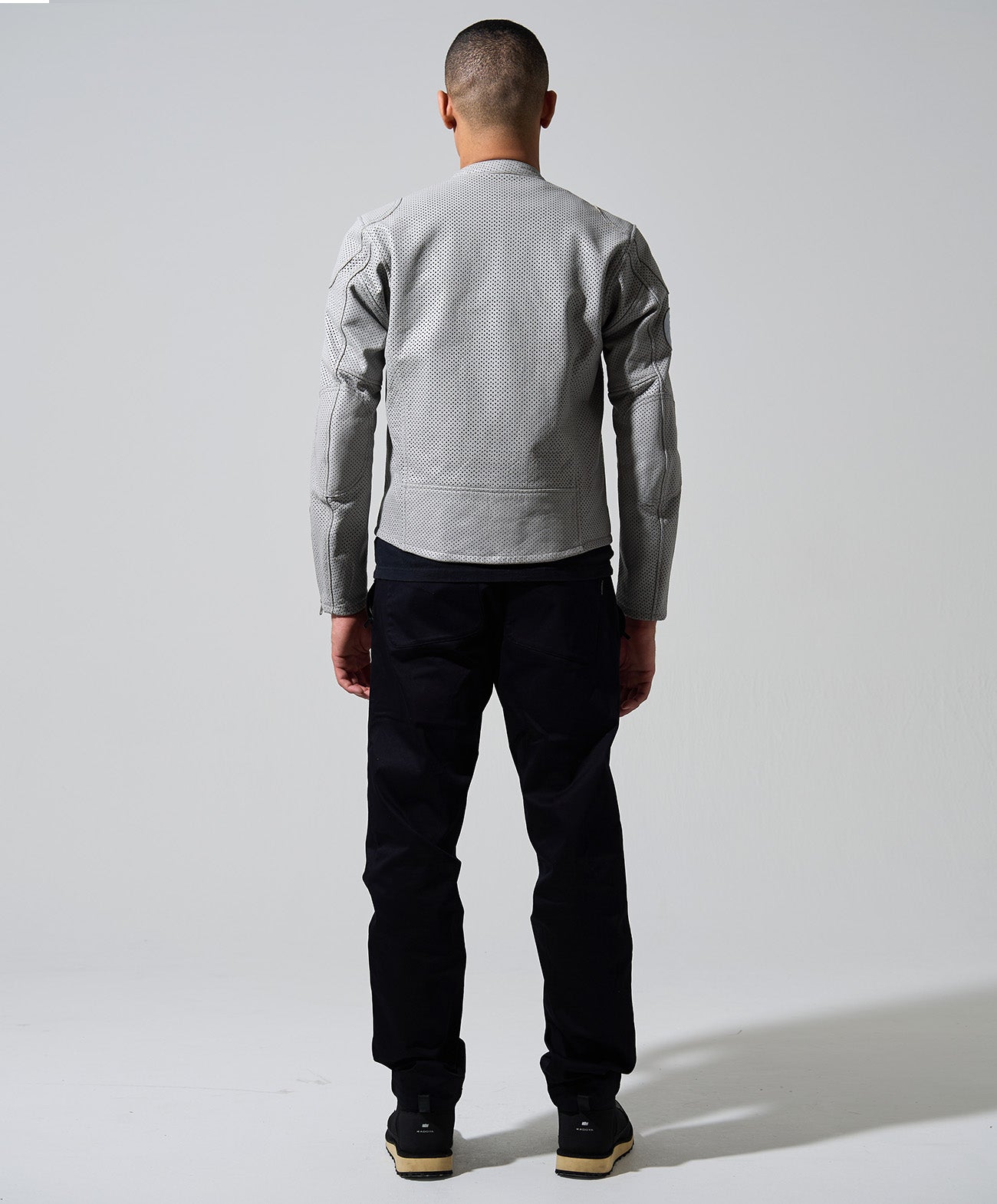 H178 B84 W72 サイズL 着用