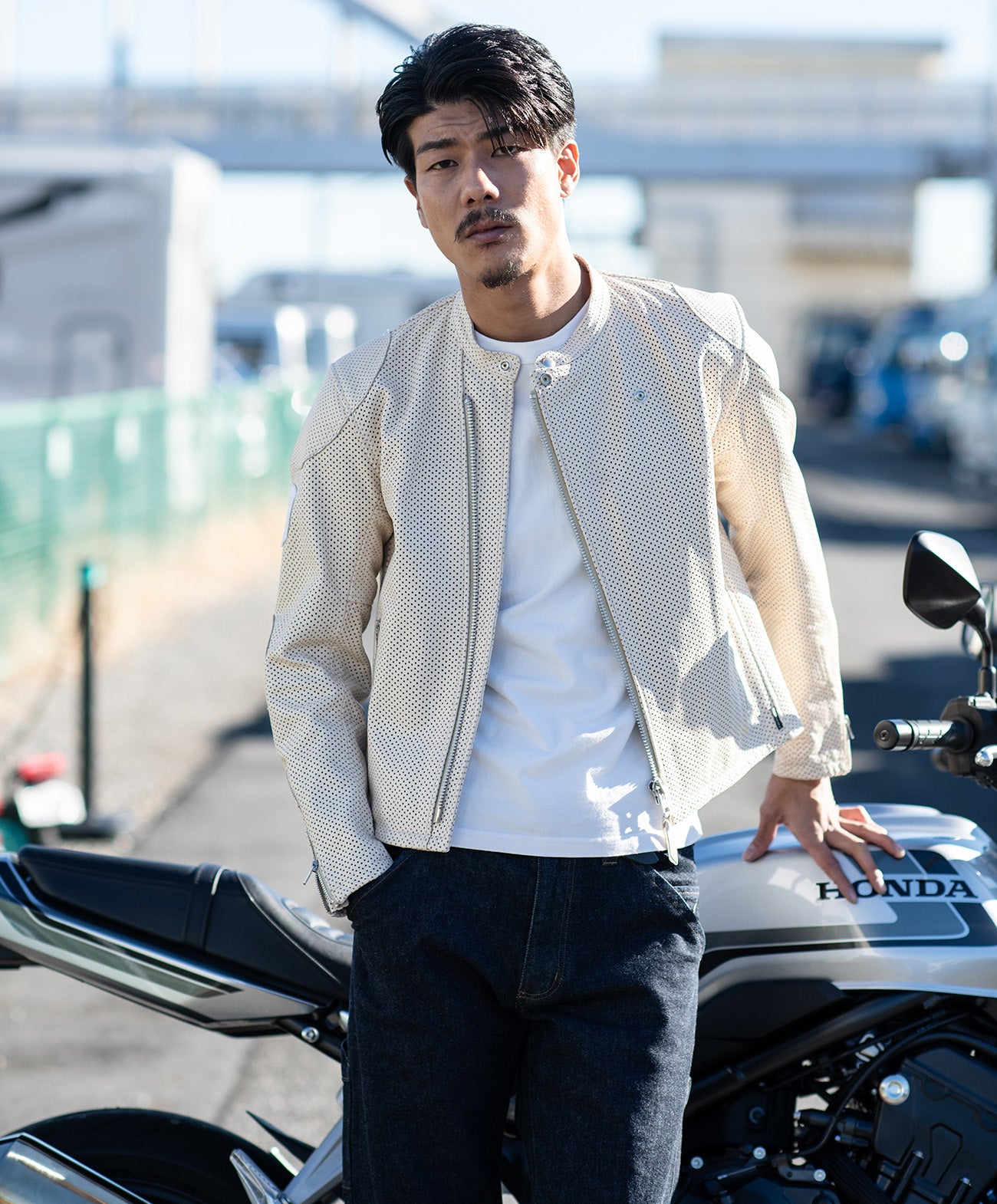 　H185 B93 W72 サイズL 着用