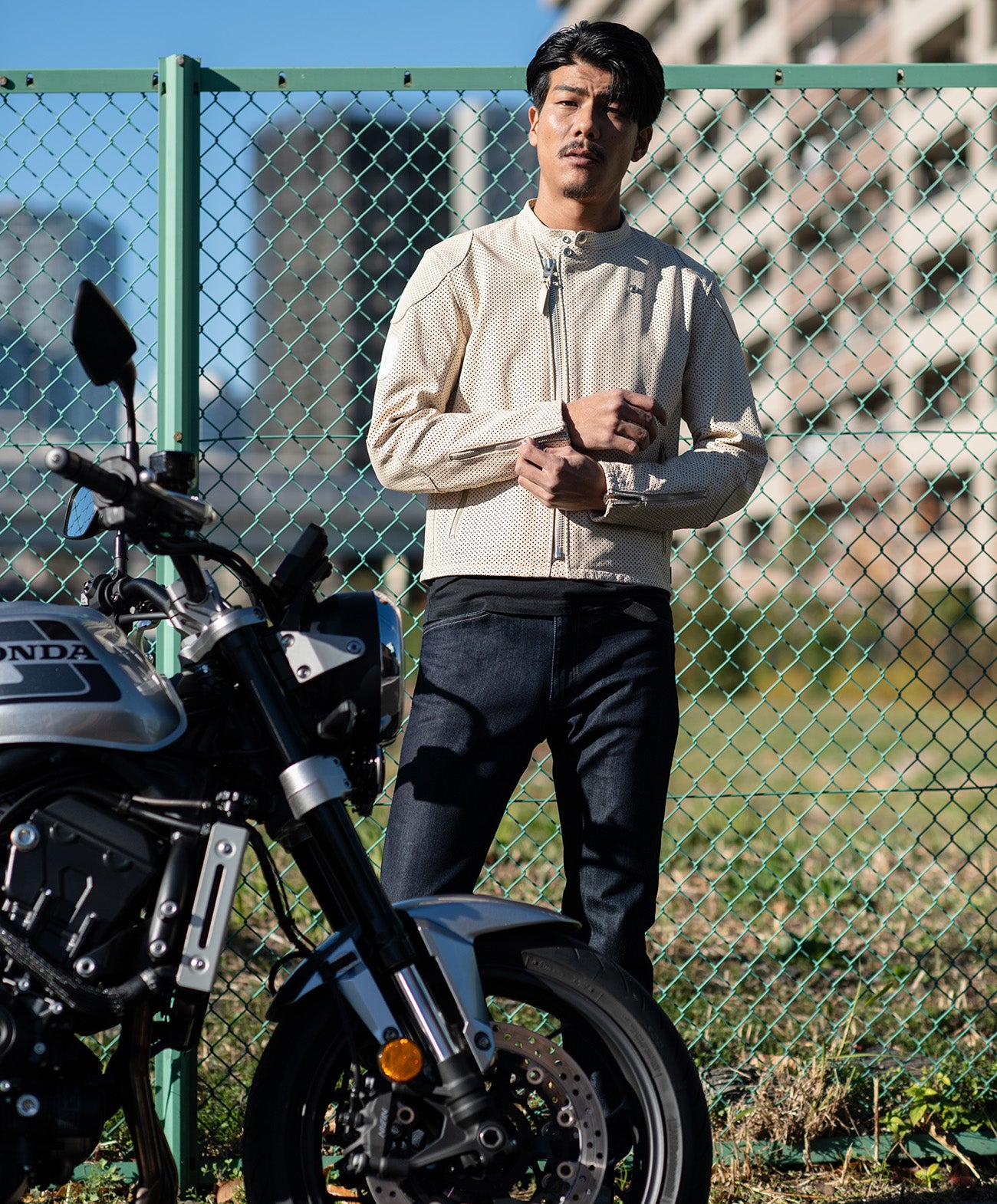 　H185 B93 W72 サイズL 着用