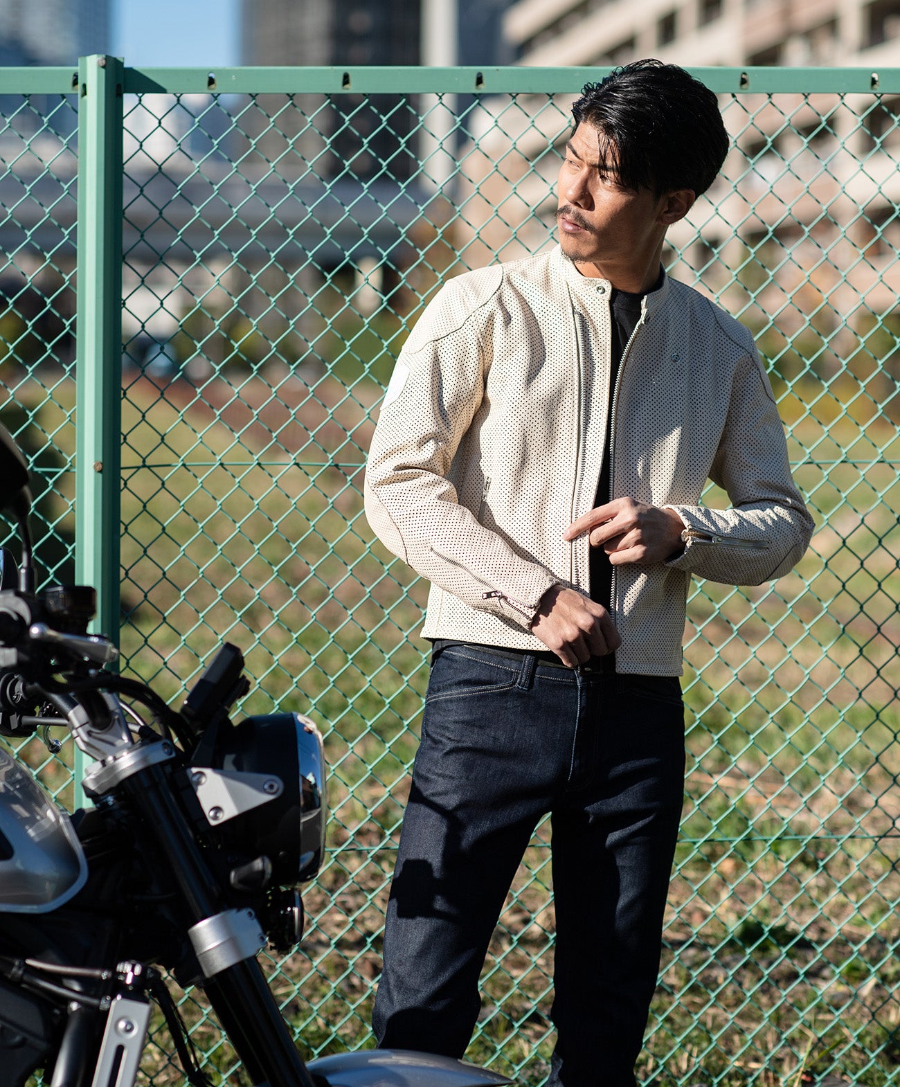 　H185 B93 W72 サイズL 着用