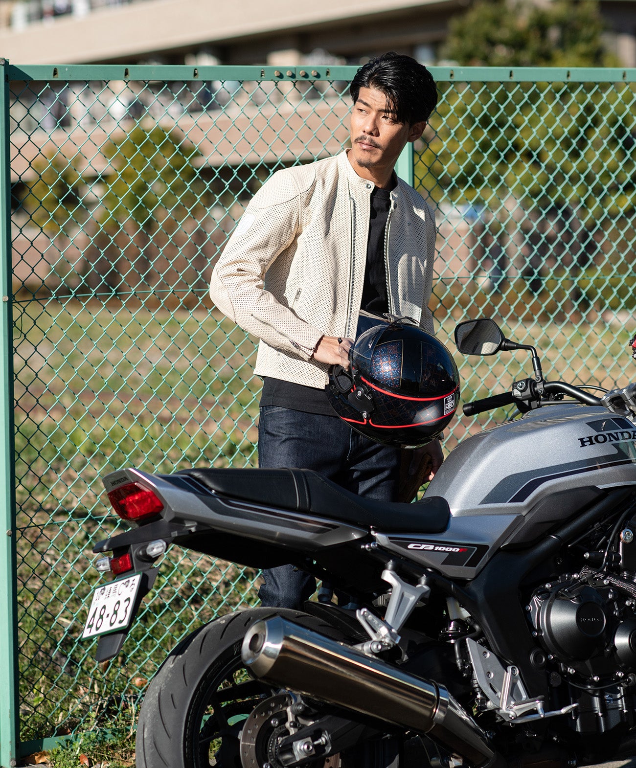 　H185 B93 W72 サイズL 着用