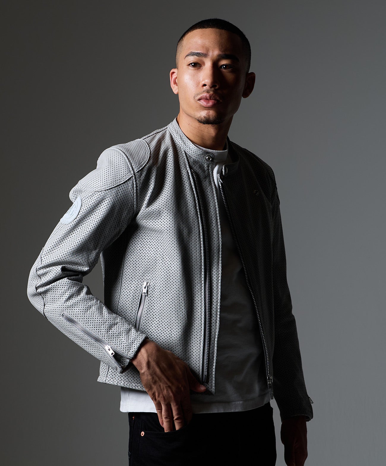 H178 B84 W72 サイズL 着用