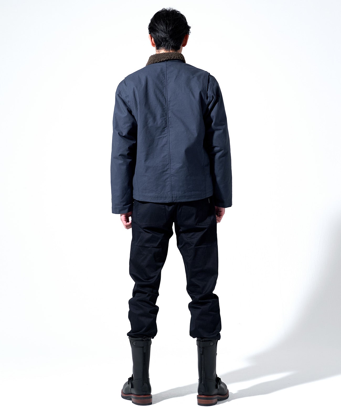 H186 B94 W78 サイズL 着用