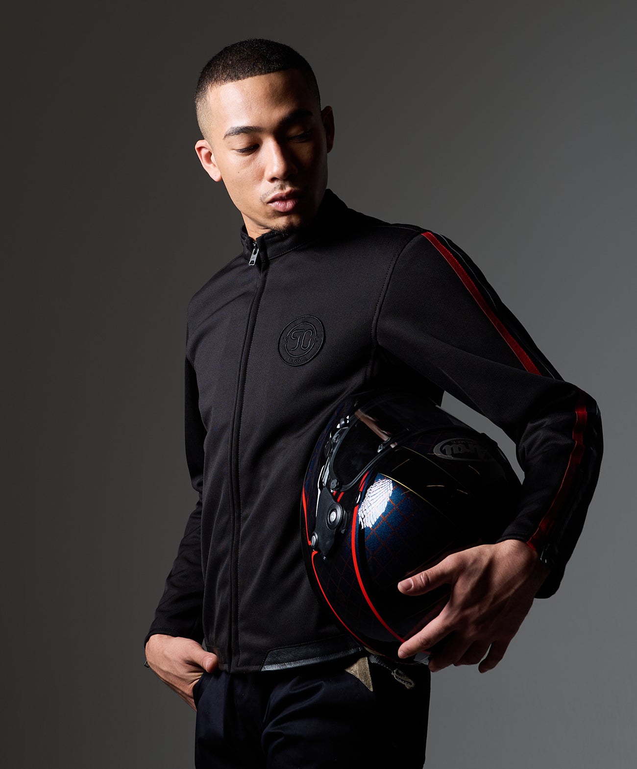 H178 B84 W72 サイズL 着用