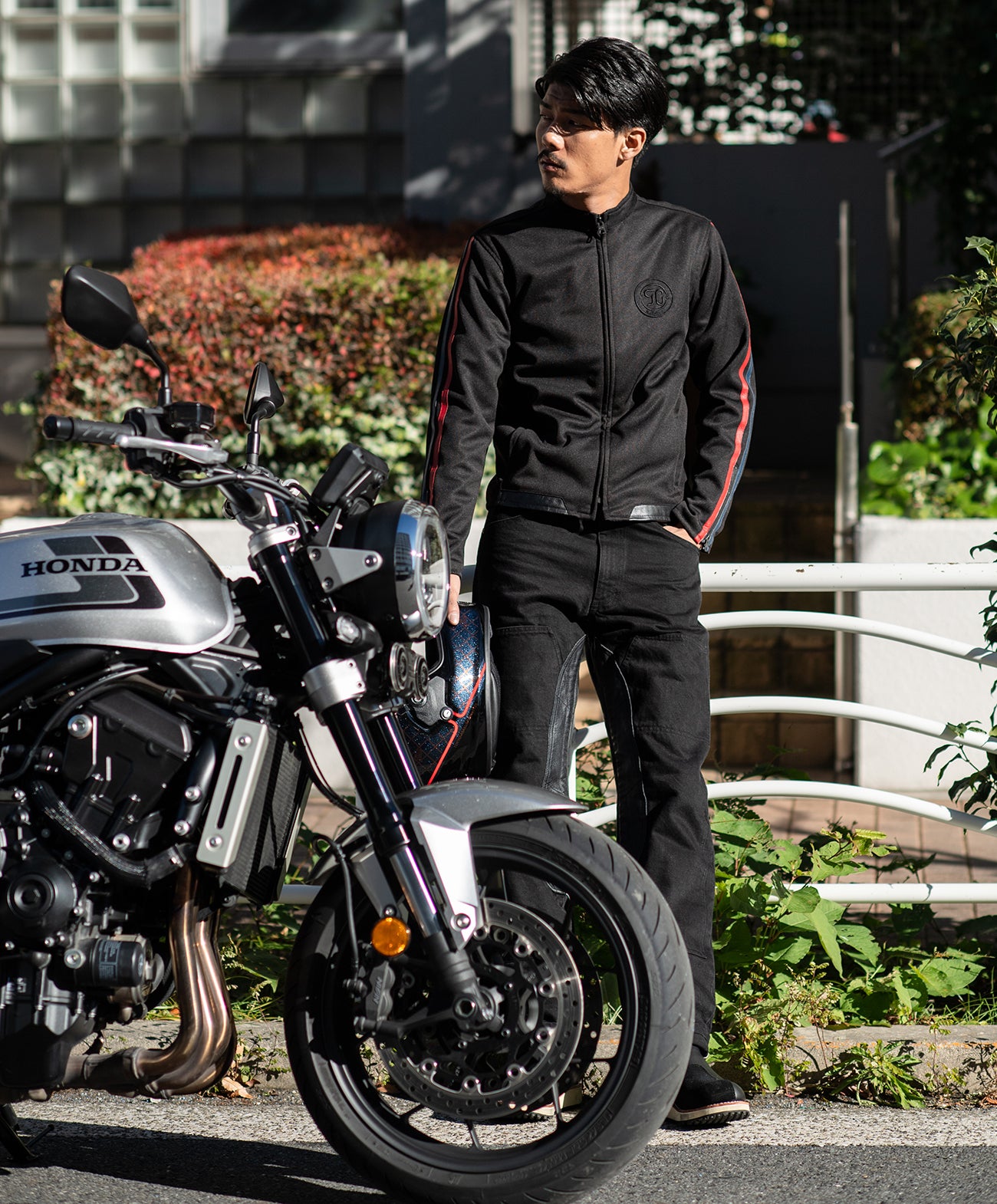 H185 B93 W72 サイズL 着用