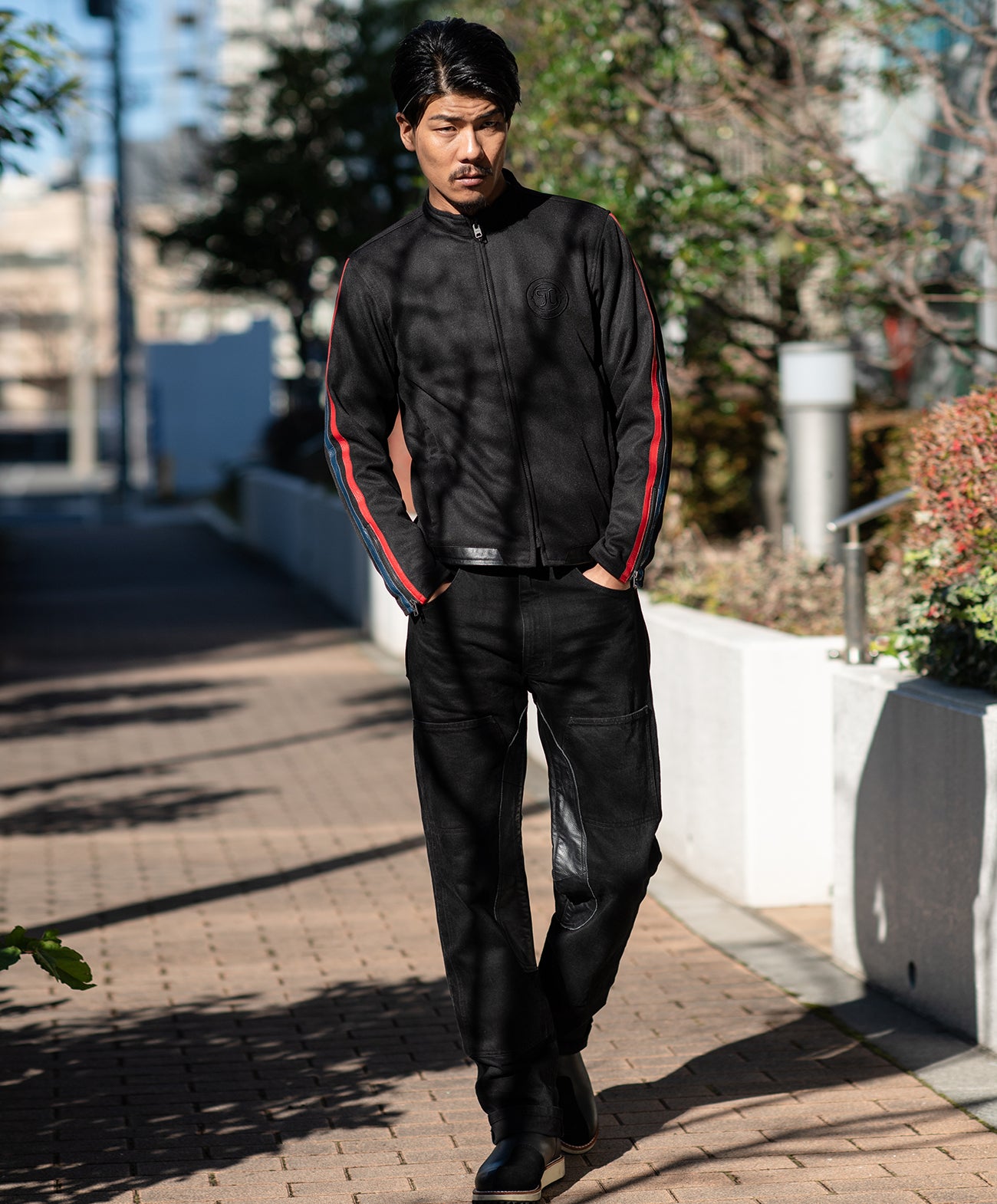 H185 B93 W72 サイズL 着用