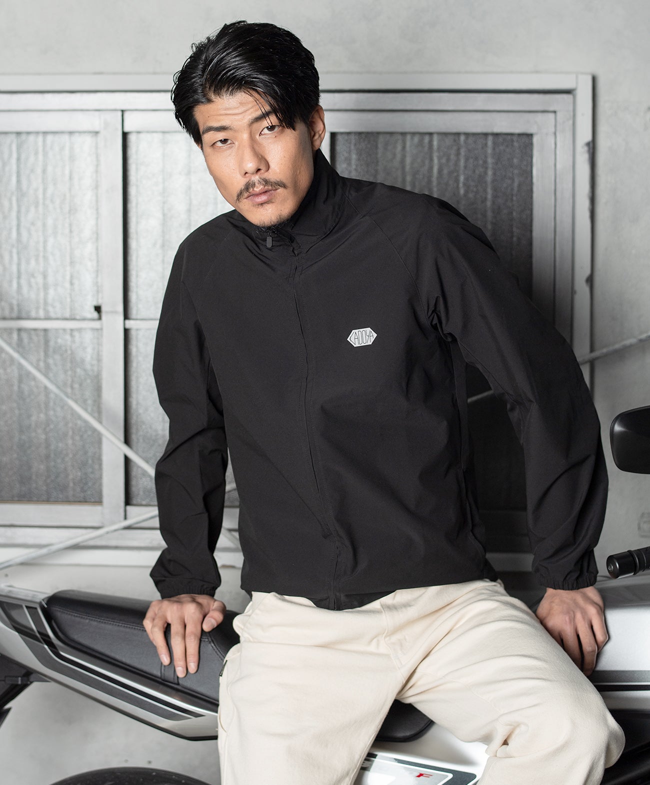 H185 B93 W72 サイズL 着用