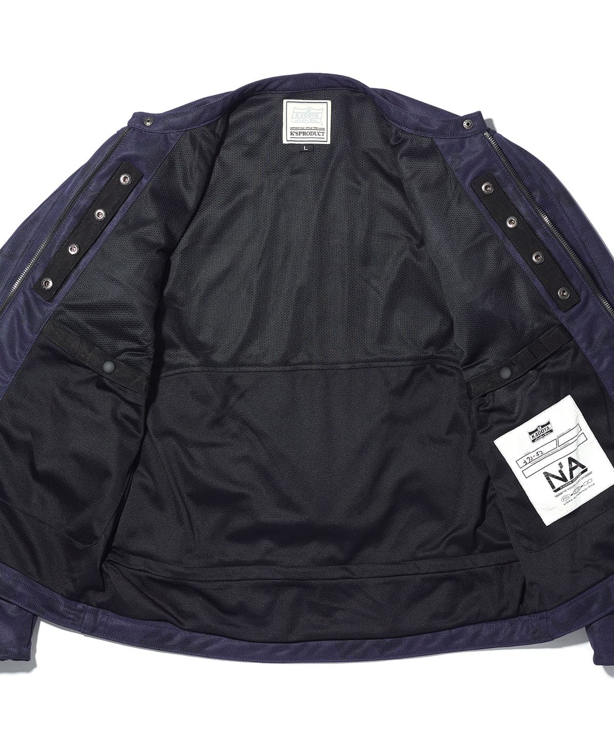 速乾性の高いポリエステルメッシュCOOL DEHYBERを採用