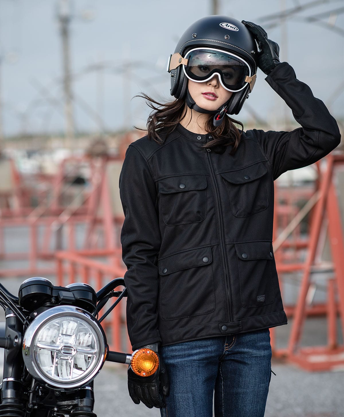 H170 B83 W59 H84 サイズM Tシャツ着用