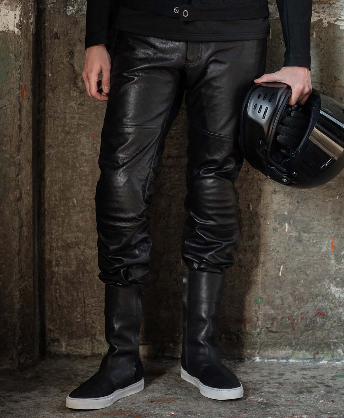 00s Kadoya 'Armoured' Black Leather Motorcycle Pants