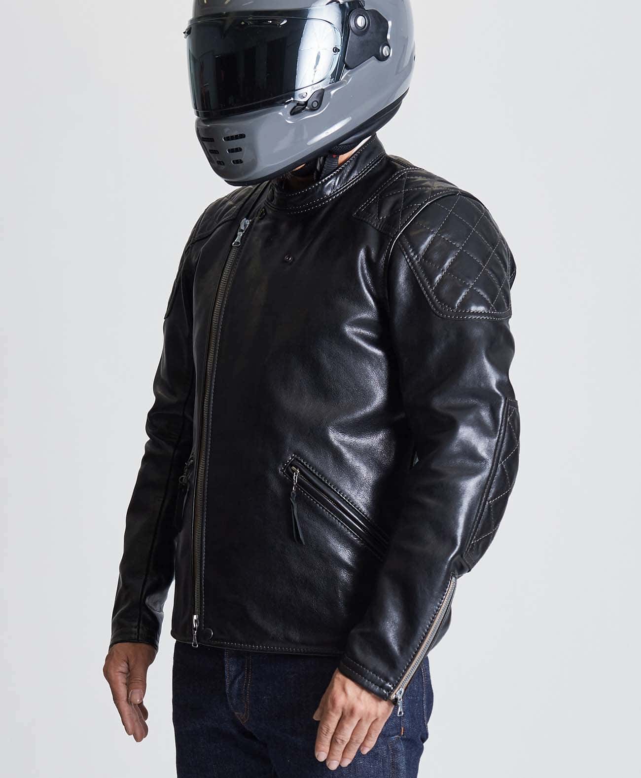 172cm 65kg サイズL Tシャツ着用