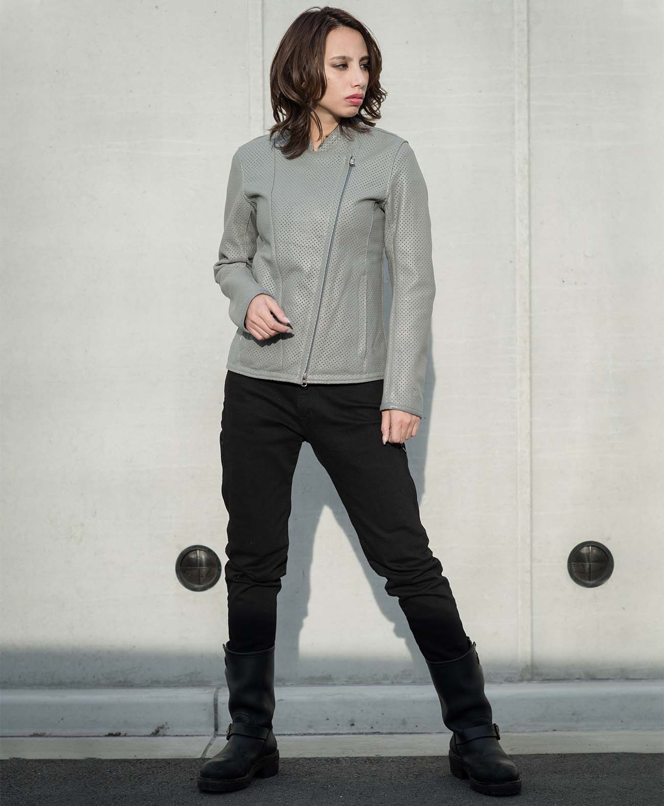 165cm 49kg サイズWM Tシャツ着用