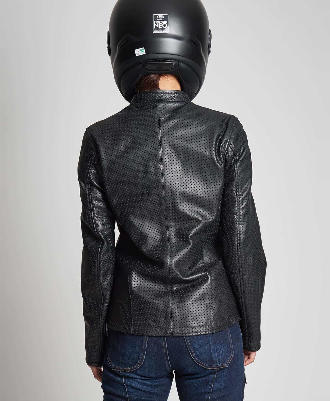 159cm 48kg サイズWM Tシャツ着用