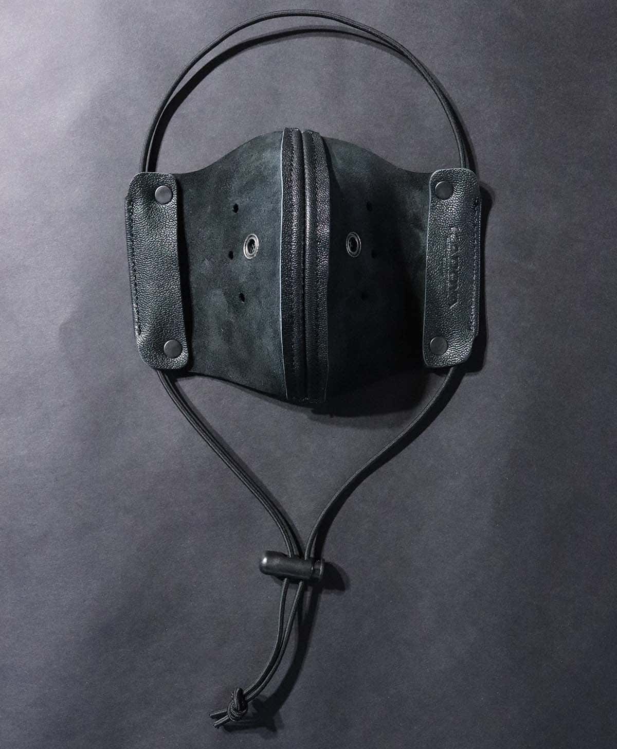 KEEP DISTANCE MASK COVER / BLACK