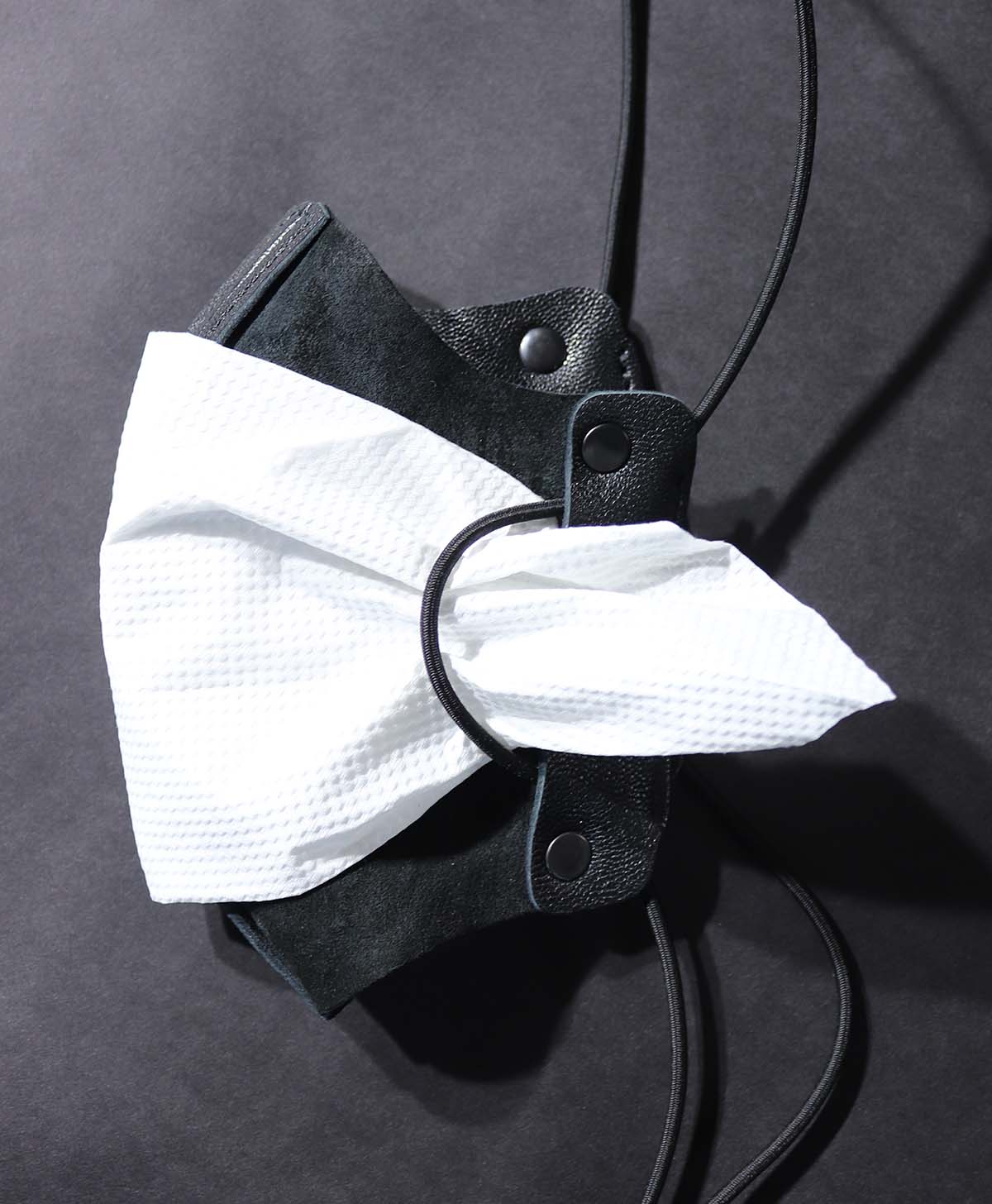 KEEP DISTANCE MASK COVER / BLACK