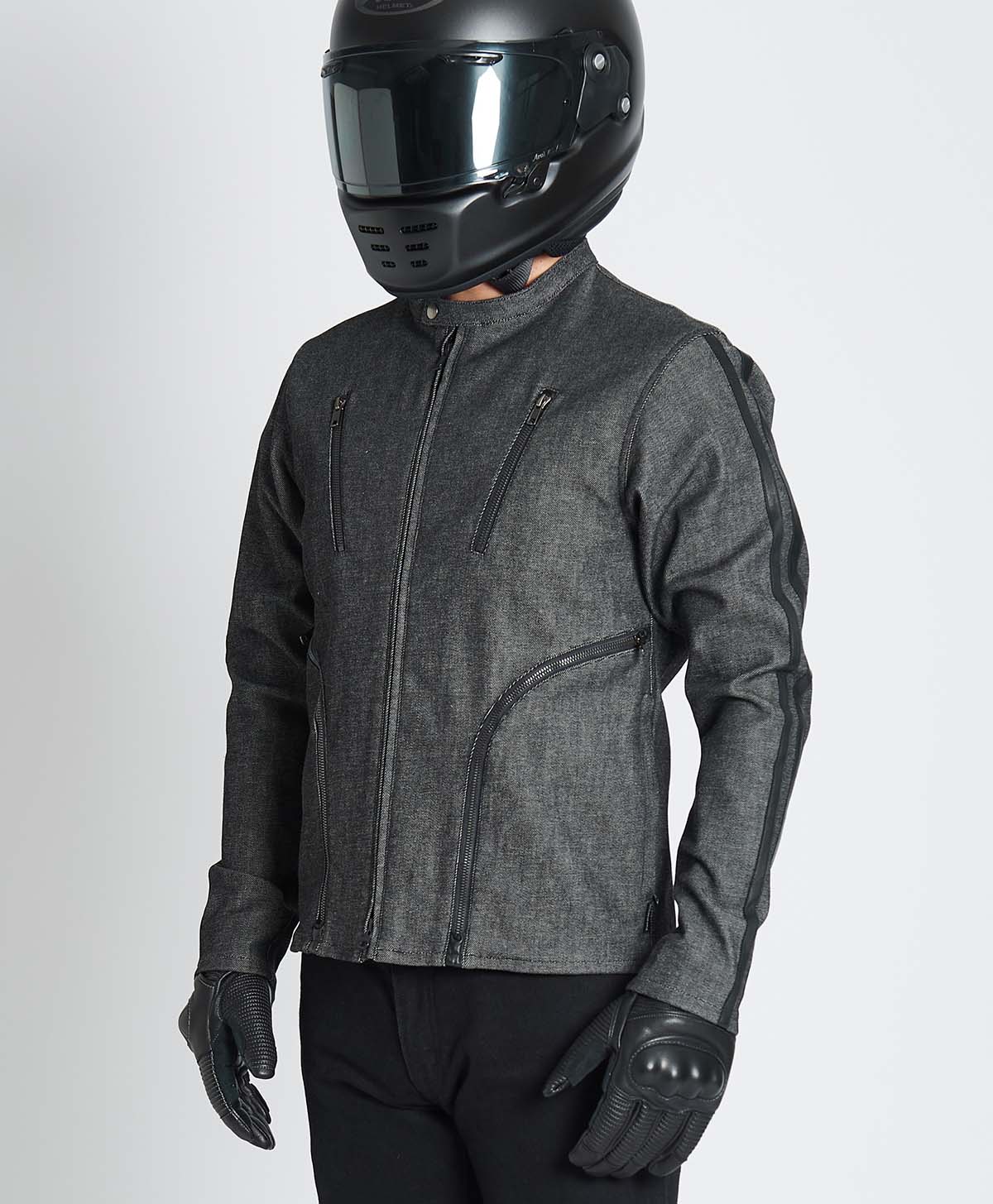 172cm 70kg サイズL Tシャツ着用