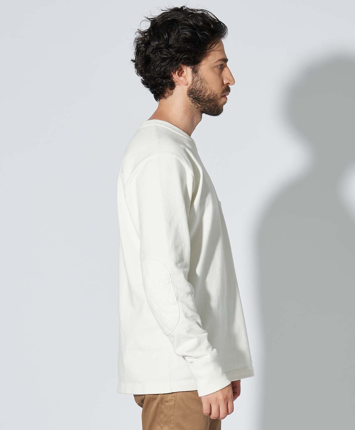 H175 B89 W78サイズL Tシャツ着用