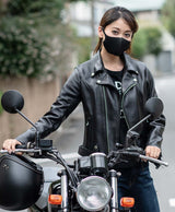 H170 B83 W59 H84 サイズM Tシャツ着用